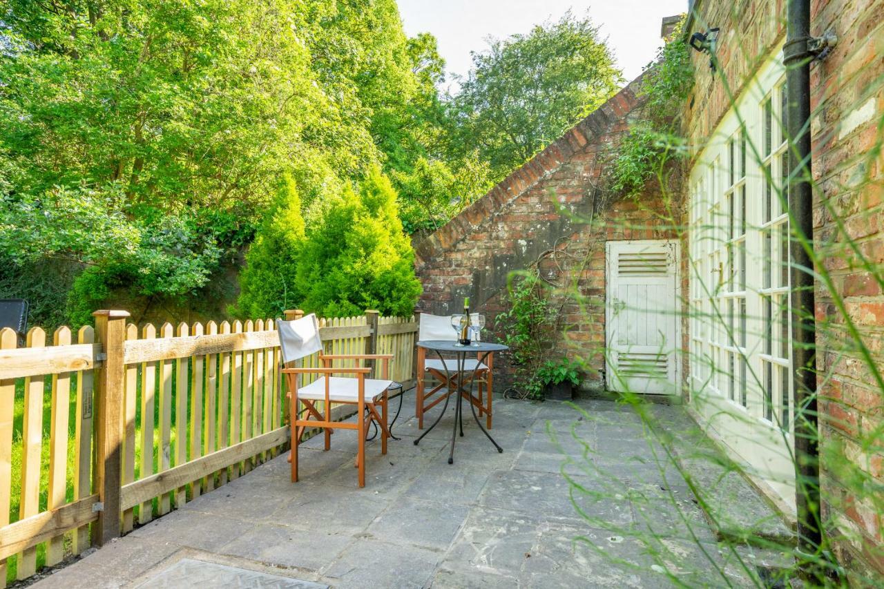 The Cottage By The Walls York Exterior foto